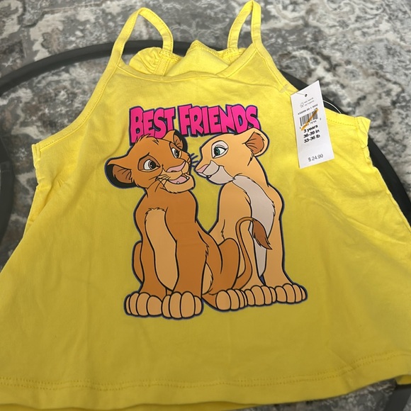 The gap  lion king tank size 3 years 3 for $35 ⭐️ - Picture 2 of 3